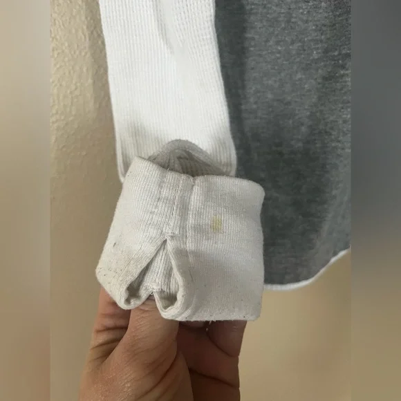 Danskin now active top with thumbhole sleeves. Women’s size large - Picture 7 of 10